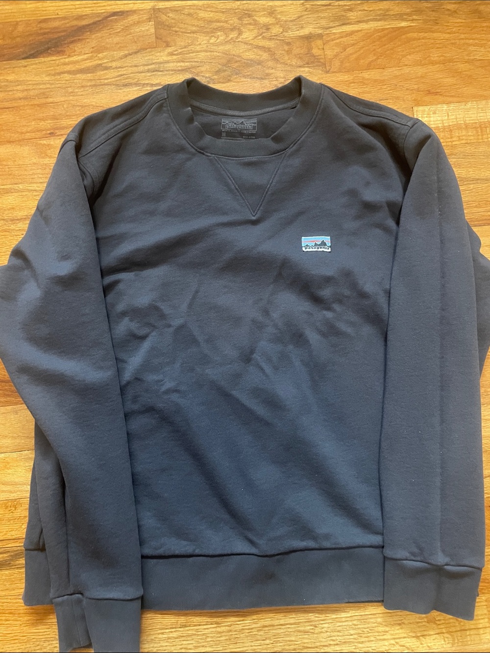 Patagonia Black Crewneck Sweatshirt with Small Logo Patch
